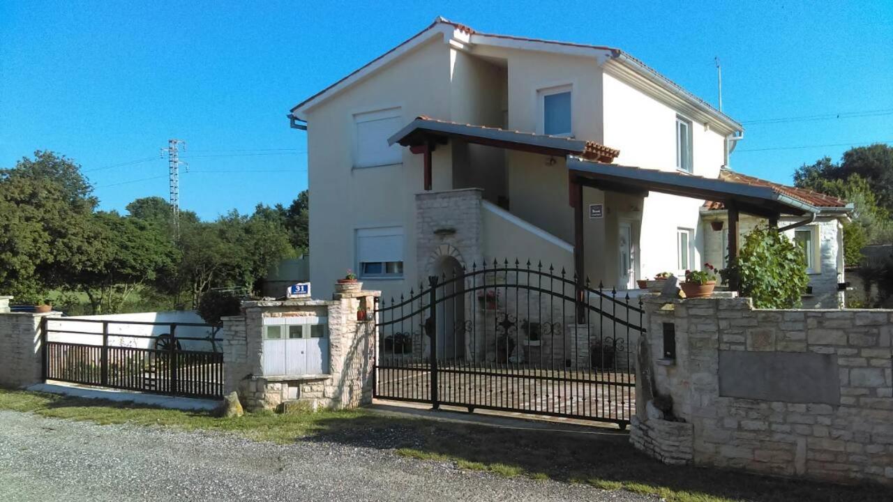 Apartment Zelena Oaza Sisan 75 M2 - 2 Bedrooms Kültér fotó
